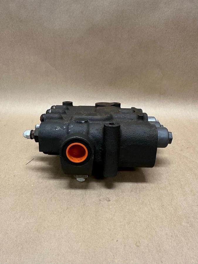 Used Parker VDP12 Hydraulic Valve *NEW*