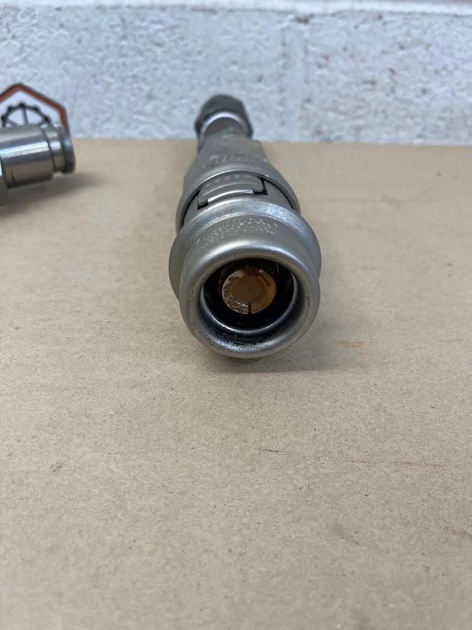 Used Swagelok QT8–316 Stainless Steel, Quick Connect and Disconnect