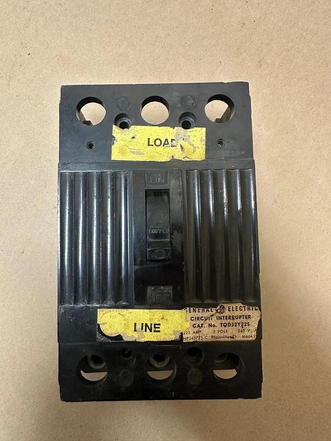 Used General Electric TQD32Y225 225A 3 Pole Circuit Breaker