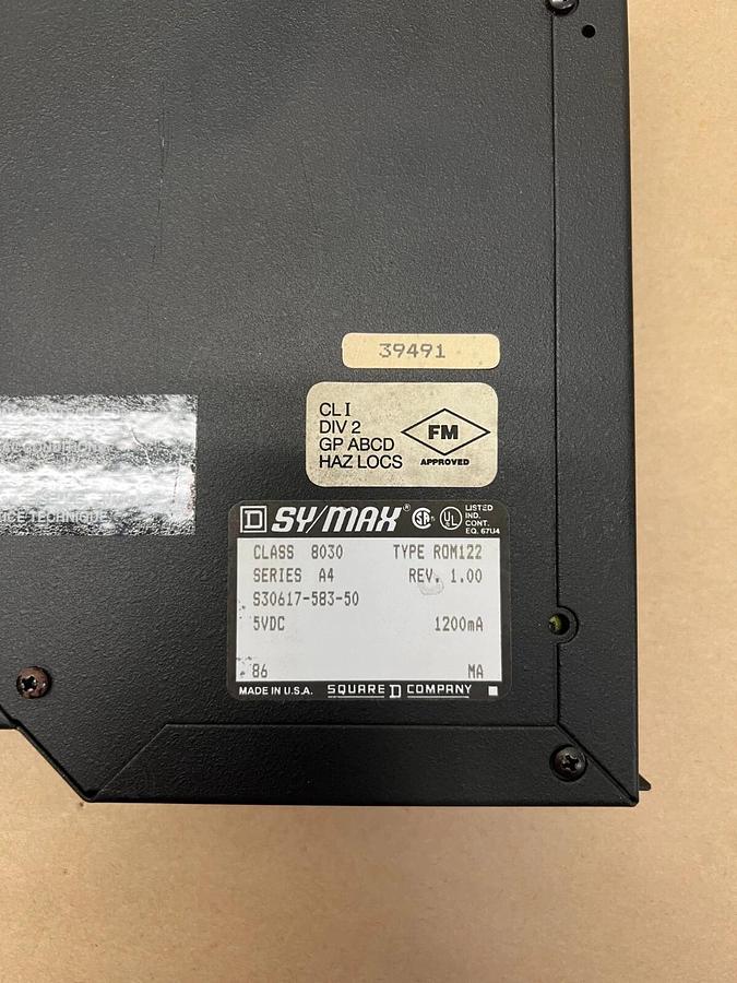 Used Square D ROM122 Series A4 SY/MAX Analog Output Module
