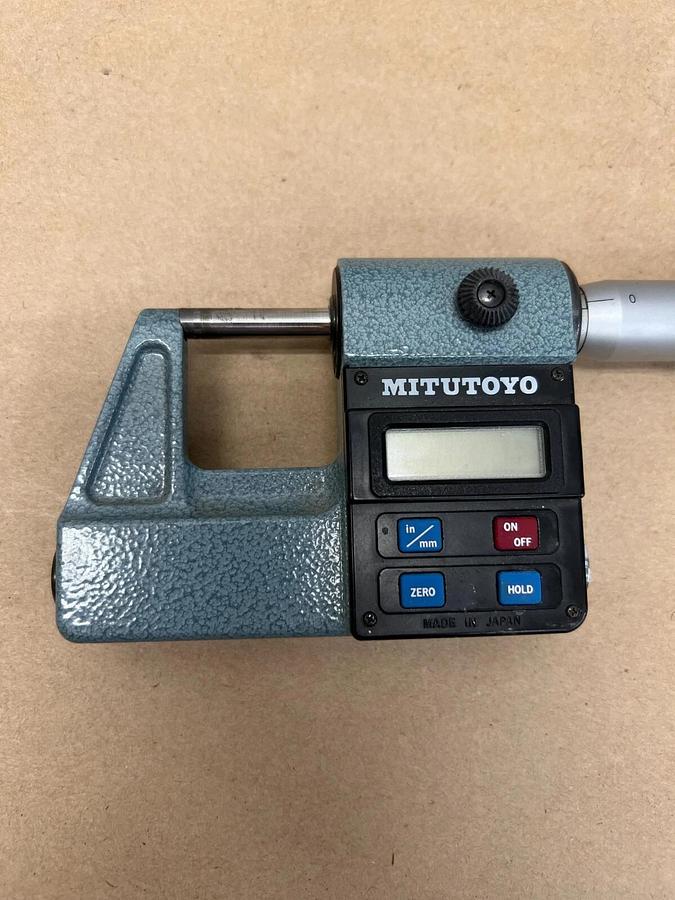Used Mitutoyo 293-301 0-1”, 0-25mm .0001”, 0.001mm Digimatic Micrometer
