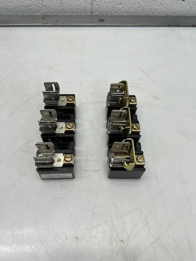 Allen Bradley 1491-R126 Ser. A Fuse Block 600V, 3 Pole, 1-30A