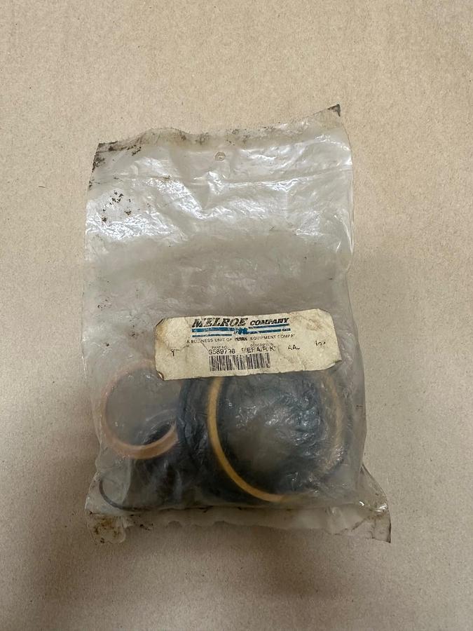 Used Melroe Company 6589798 Seal Repair Kit *FACTORY SEALED*