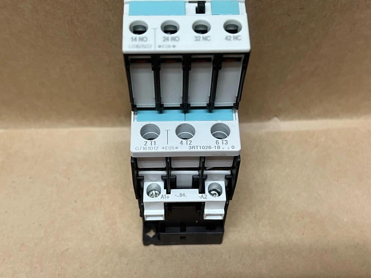 Used Siemens 3RT1026-1B Contactor w/ 3RH1921-1FA22 Auxiliary Contactor