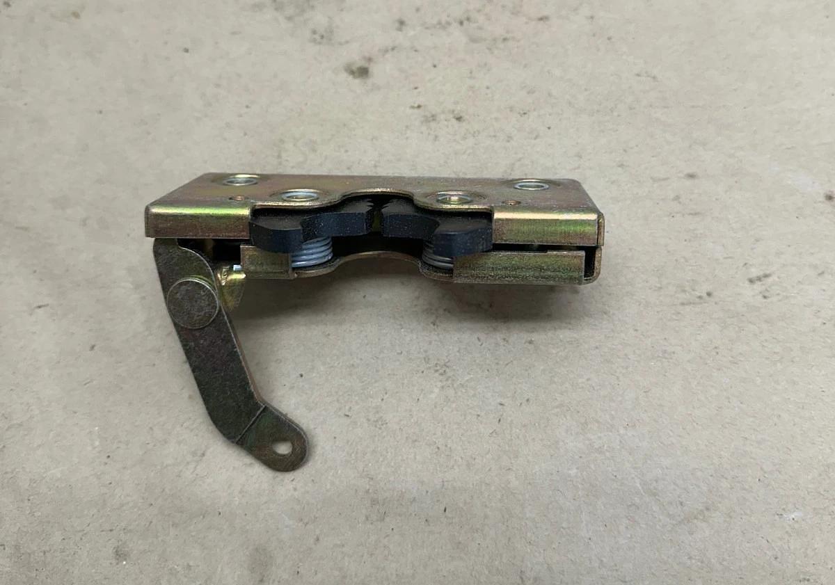 Used CAT 8v-9380 Cab Door Latch *NEW*