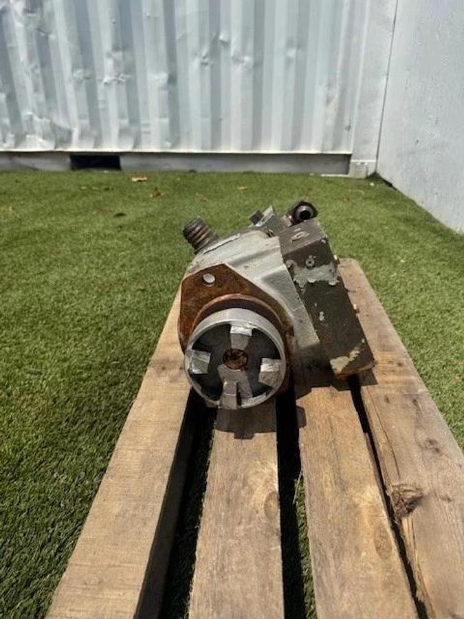 Used OilGear PVWH-50-LSAY-CNNN Hydraulic Pump