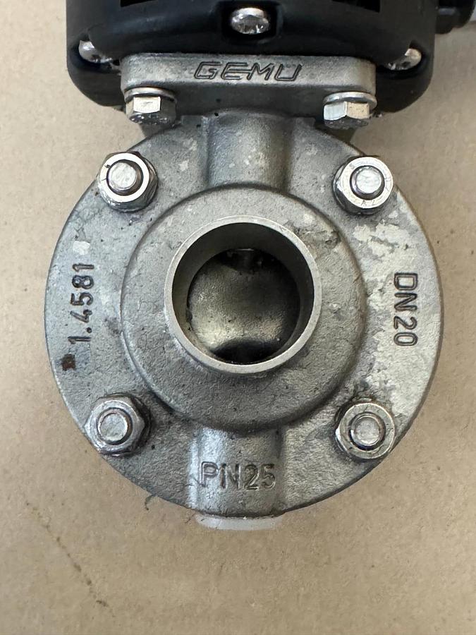 Used Gemü 415 20D1638 143 Pneumatically Actuated Butterfly Valve, DN20, 3/4” Fittings