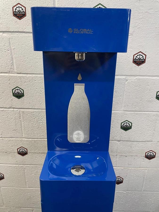 Used Global Industrial 761222 Outdoor Pedestal Bottle Filling Station