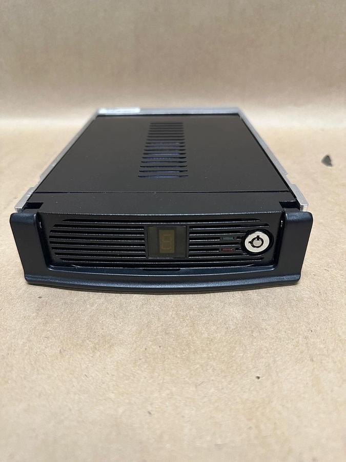 Used Mobile Rack SI-144 SCSI/Ultra Wide w/ ID Display, Black *NEW*