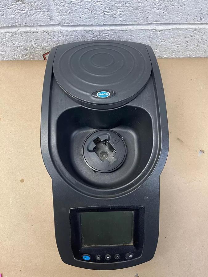 Used Hach DR 2500 SpectroPhotometer, PN: 59000-60 No Power Supply *PARTS: As Is*