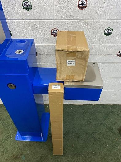 New - open box Global Industrial 761216 BL Outdoor Bottle Filling Station, Drinking Fountain