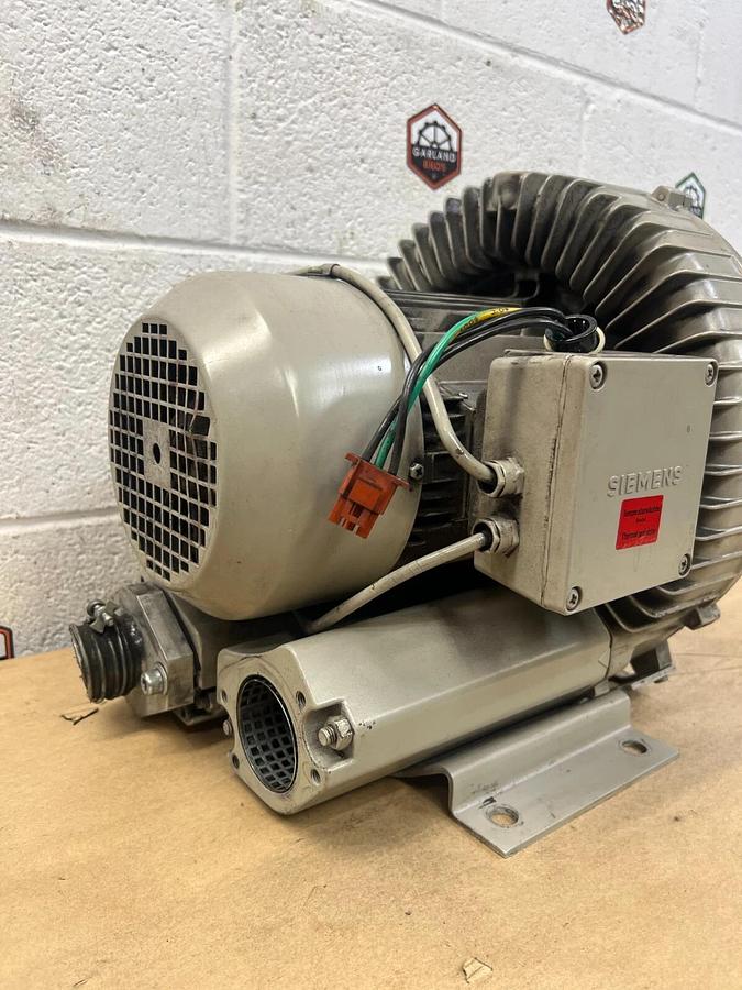 Used Siemens 2BH1 503-1AB29-Z ELMO-G Blower, 60Hz, 208V