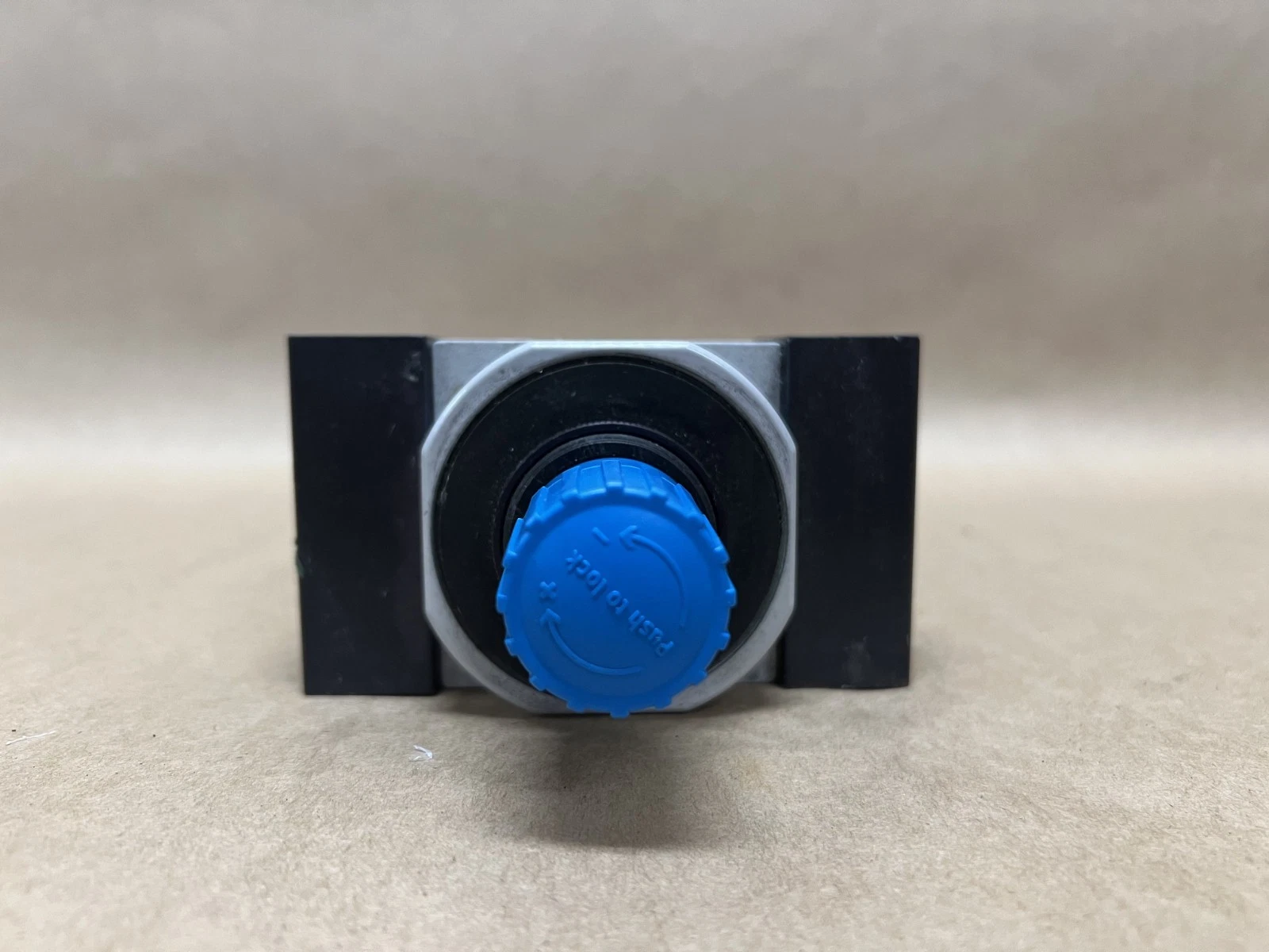 Used Festo LFR-D-5M-MAXI 16 Bar/240 PSI Filter Regulator