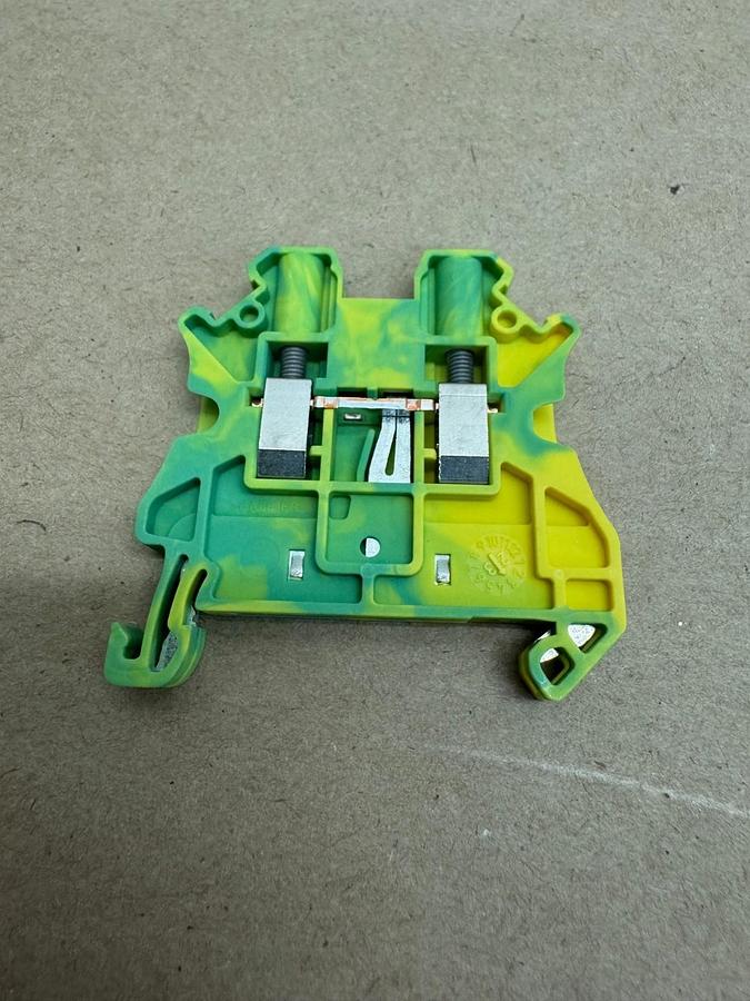 Used Phoenix Contact Typ UT 4-PE Terminal Block (QTY 6) Green and Yellow *NEW*