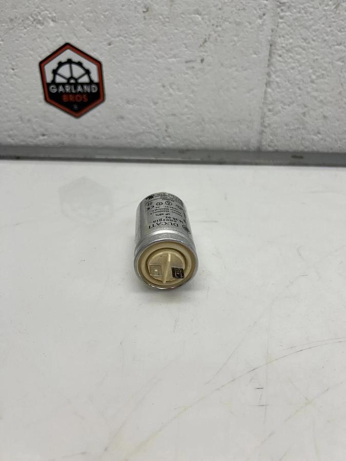 Used Ducati Energia 16.26.02 450VAC Capacitor 50/60Hz