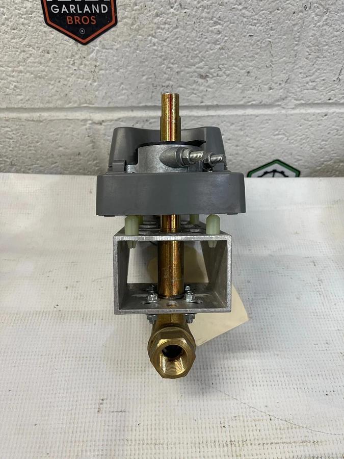 Used Johnson Controls M9124-AGA-2 Actuator