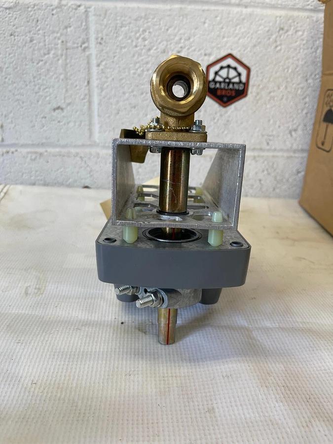 Used Johnson Controls M9124-AGA-2 Actuator 210 IN-LB (24 Nm) 24 VAC