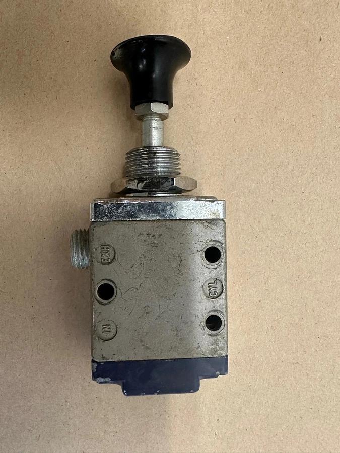 Used Schrader Push Pull Valve