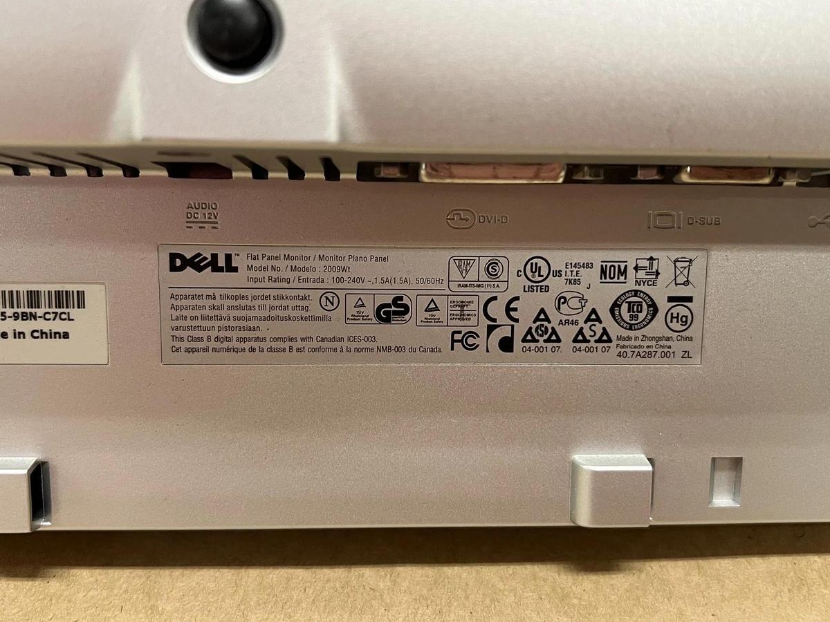 Used Dell 2009WT Flat Panel Monitor