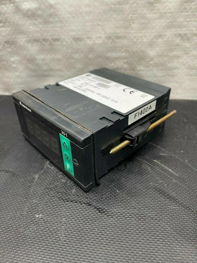 Used Gefran 201-2-2R-1, 240VAC, 50/60Hz, 6VA