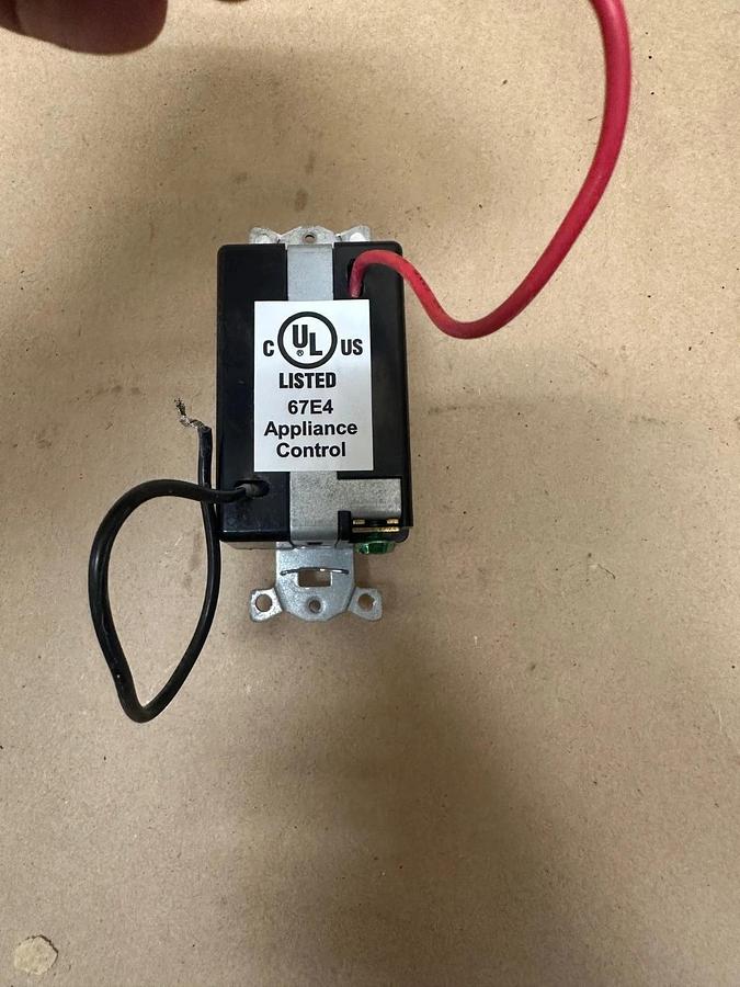 Used Hubbell LHMTS1-G-WH 1 Button Wall Switch Occupancy Sensor