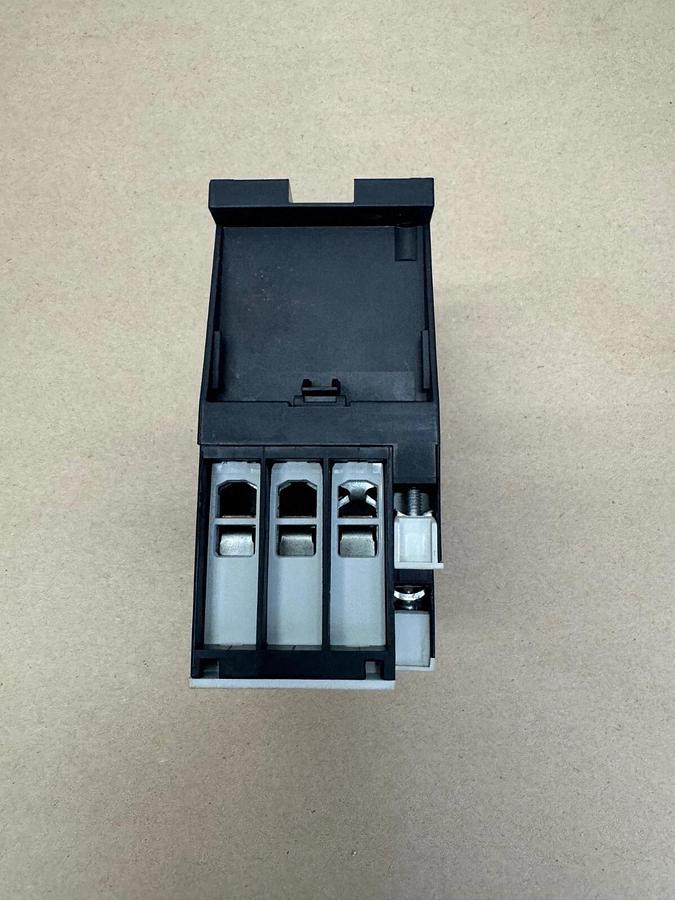 Used Eaton DIL M25-01 Contactor 110/120V, 50/60hz, 3 ph