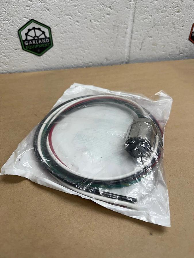 Used Mencom Corp PMIN-40FR-1M-34 Power Receptacle 600V 40A *NEW*