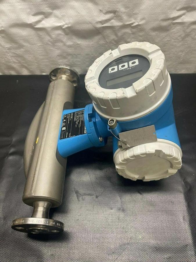 Used Endress+Hauser 80F15-3UL8/0 Promass 80 w/ 80F15-3UL8/0 Promass F, Flow Meter