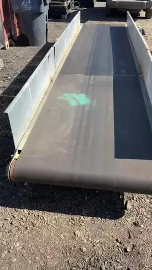 Used Conveyor Belt W: 38” L: 198” Longitudinal Groove Belt, 1 Hp Motor, 4A Gearbox