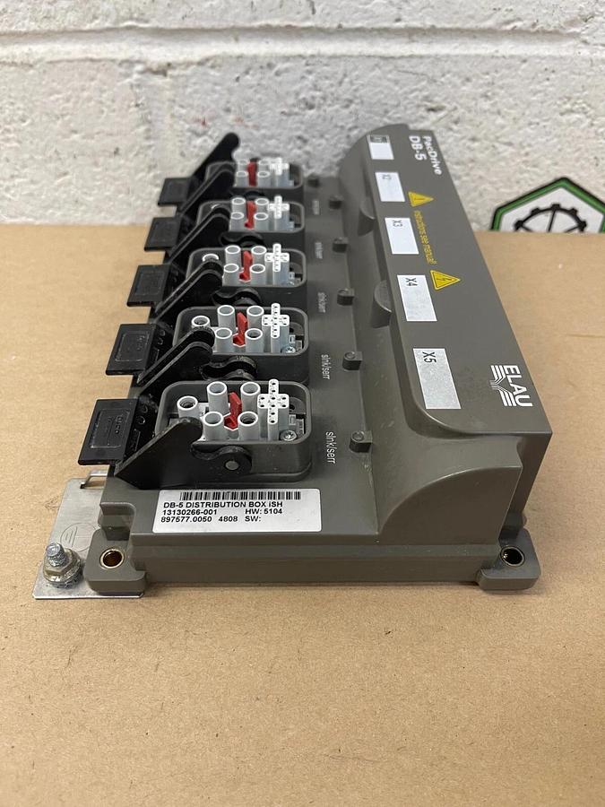 Used ELAU Schneider Electric PacDrive DB-5 Distribution Box iSH, without Clips/Covers