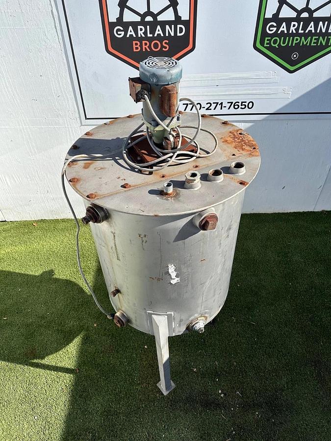 Used Stainless Steel Mixing Tank, 106 Gallon, w/ Leeson 1/3Hp @ 1725Rpm, 1 Ph, 115V