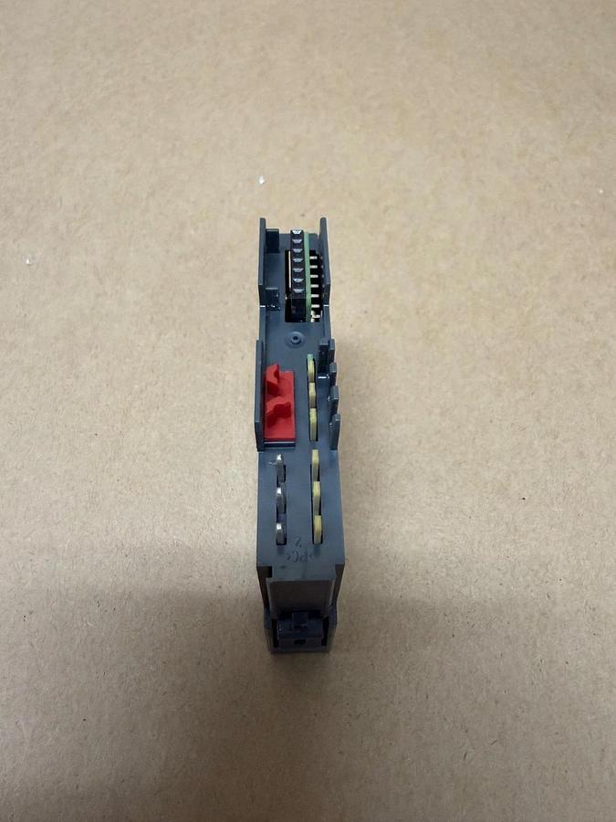 Used Eaton XN-4DO-24VDC-0.5A-P Output Module
