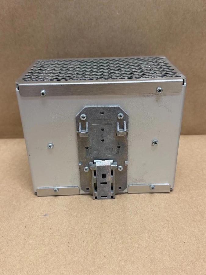 Used Phoenix Contact QUINT-PS-3X400-500AC/24DC/20 Power Supply