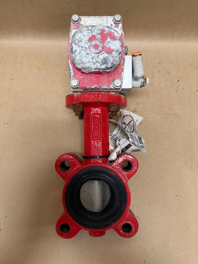 Used Bray 930635-11310532 Pneumatic Actuator w/ 7T08V Butterfly Valve