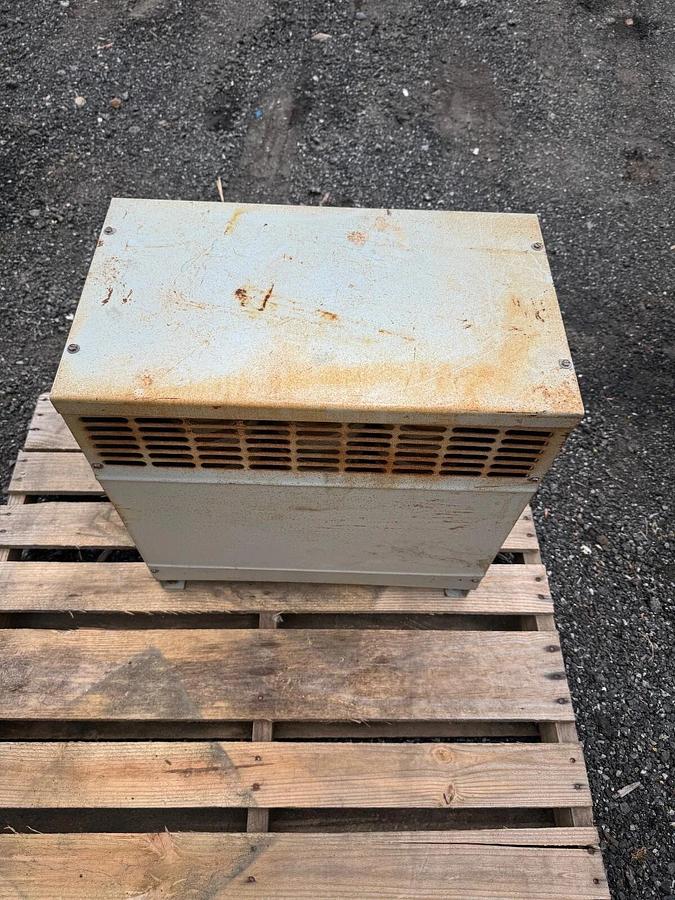 Used Federal Pacific FH11CEMD Transformer, 11 kVA, 230y/133, 3Ph, 60Hz