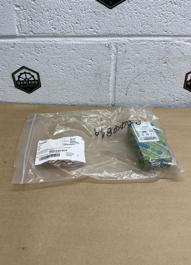 Used Phoenix Contact 2800849, CB TM1 3A M1 P, Circuit Breaker *NEW*