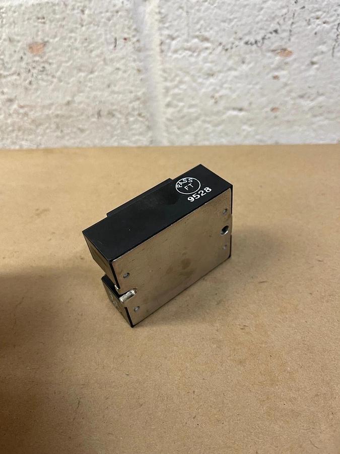 Used Crydom D2402 Solid State Relay, Output: 240V, 2.5A, Input: 3-32V