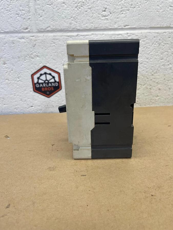 Used Westinghouse HFD3030L Industrial Circuit Breaker, Series C, 30A, 600 VAC, 3 Pole