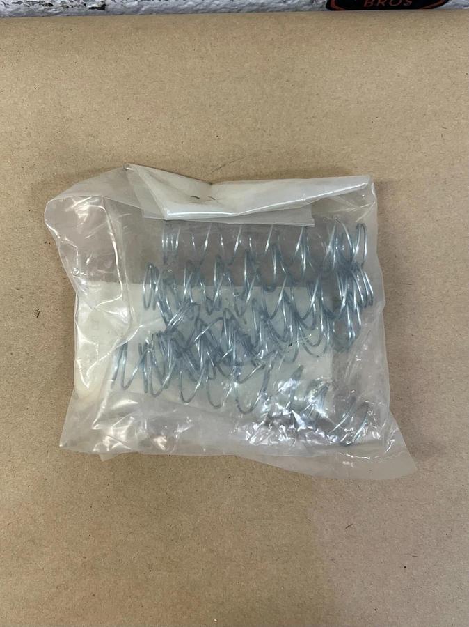 Used Lee Spring Co. LC 050K 09 M (10 pcs) Compression Spring