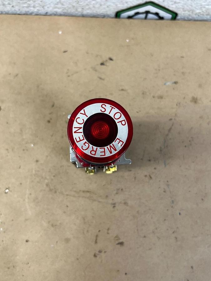 Used Emergency Stop Button, Full Voltage 250V Max