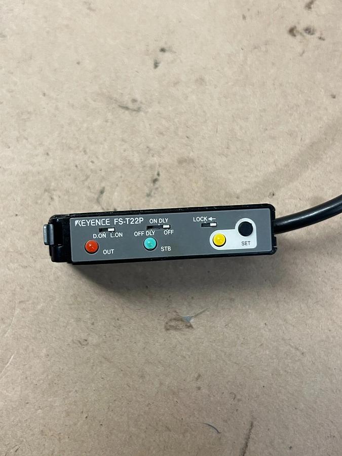 Used Keyence FS-T22P Photoelectric Sensor