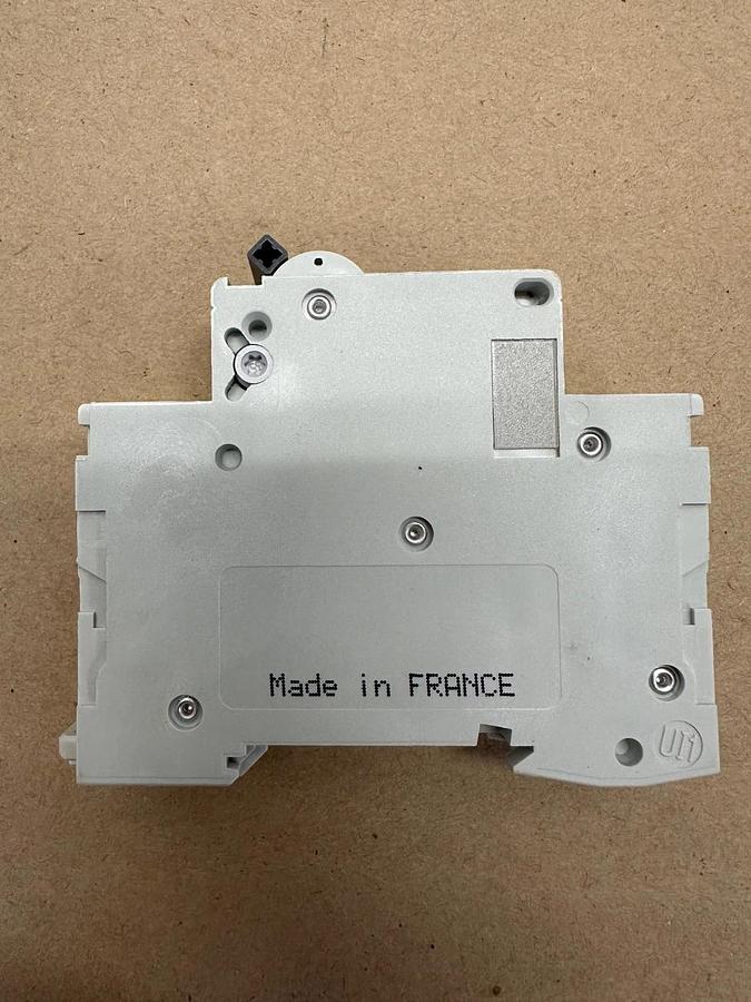 Used Schneider Electric 17414 Circuit Breaker *NEW*