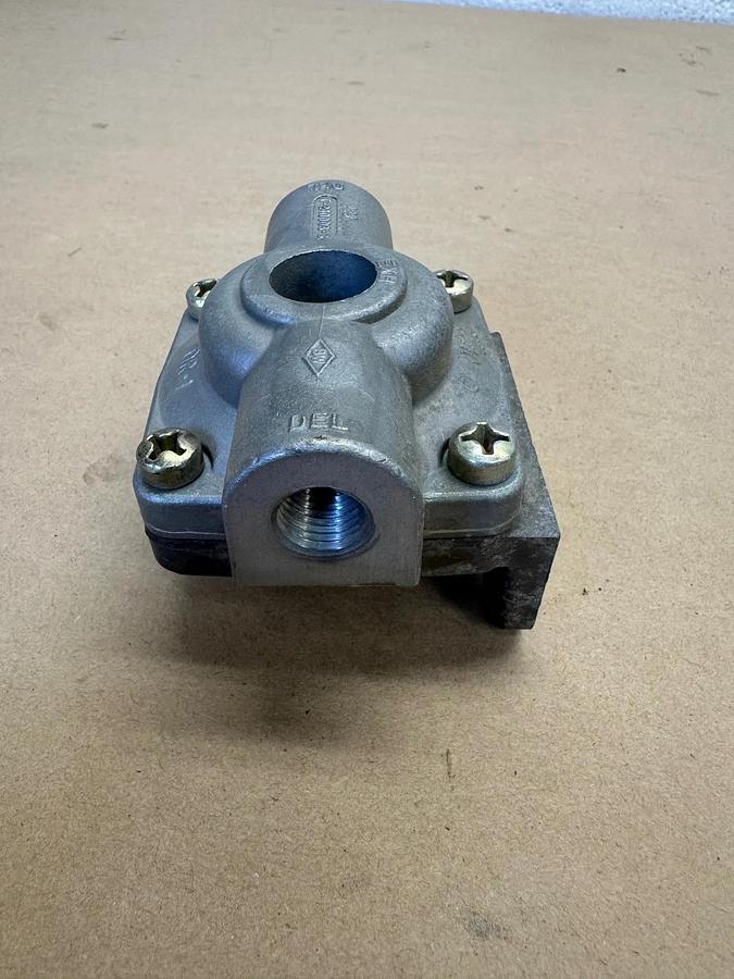 CAT 8V-5017 Service Brake Quick Release Valve *NEW*