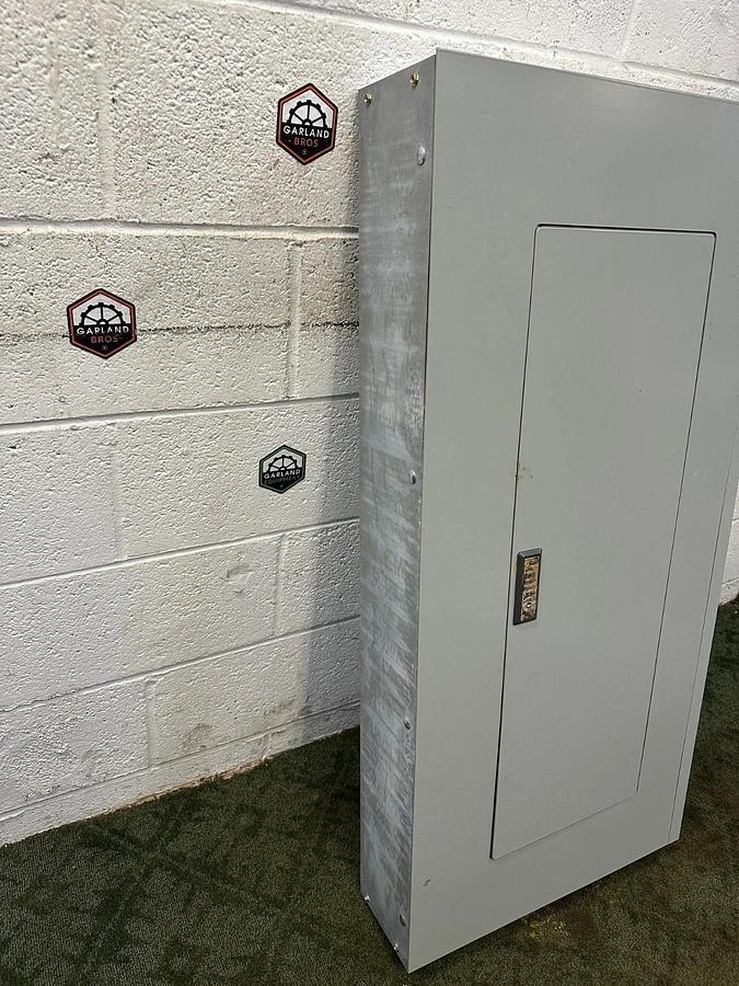 Used Eaton POW-R Line PRL2X Panel Board 480V 3 Phase 42 Slot System