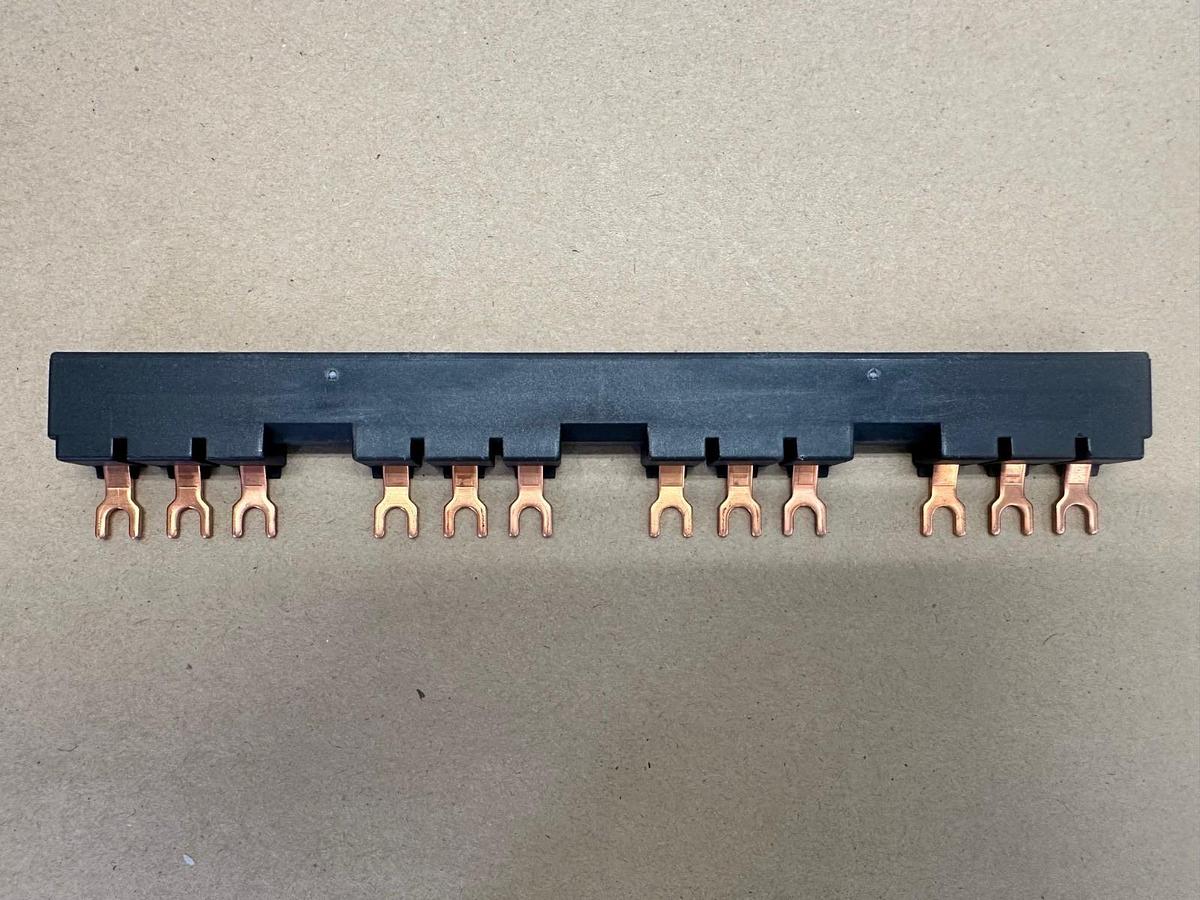 Eaton XTPAXCLKB4 B3.1/4-PKZ0 Busbar *NEW*
