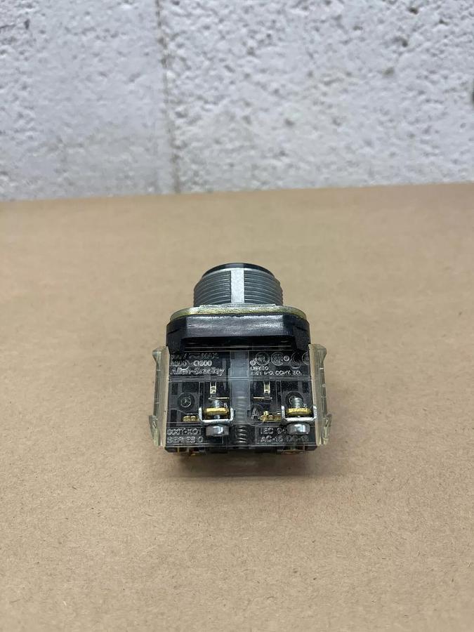 Used Allen-Bradley 800T-A2D1 Push Button, Series C, Black