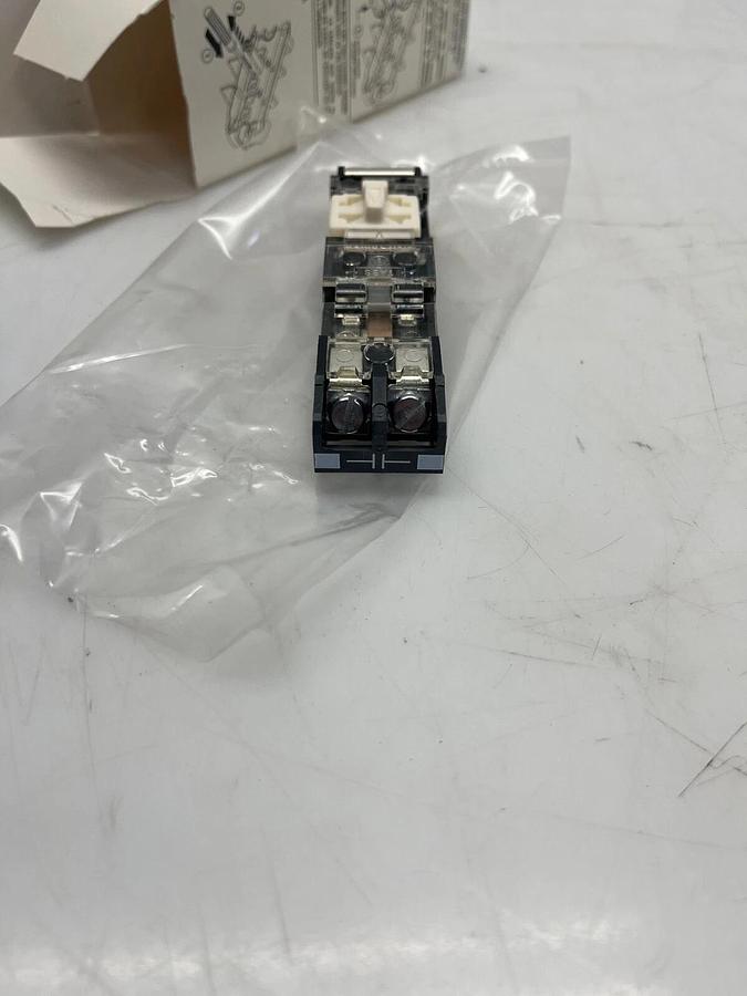 Allen-Bradley 595-A Auxiliary Contact, Series C