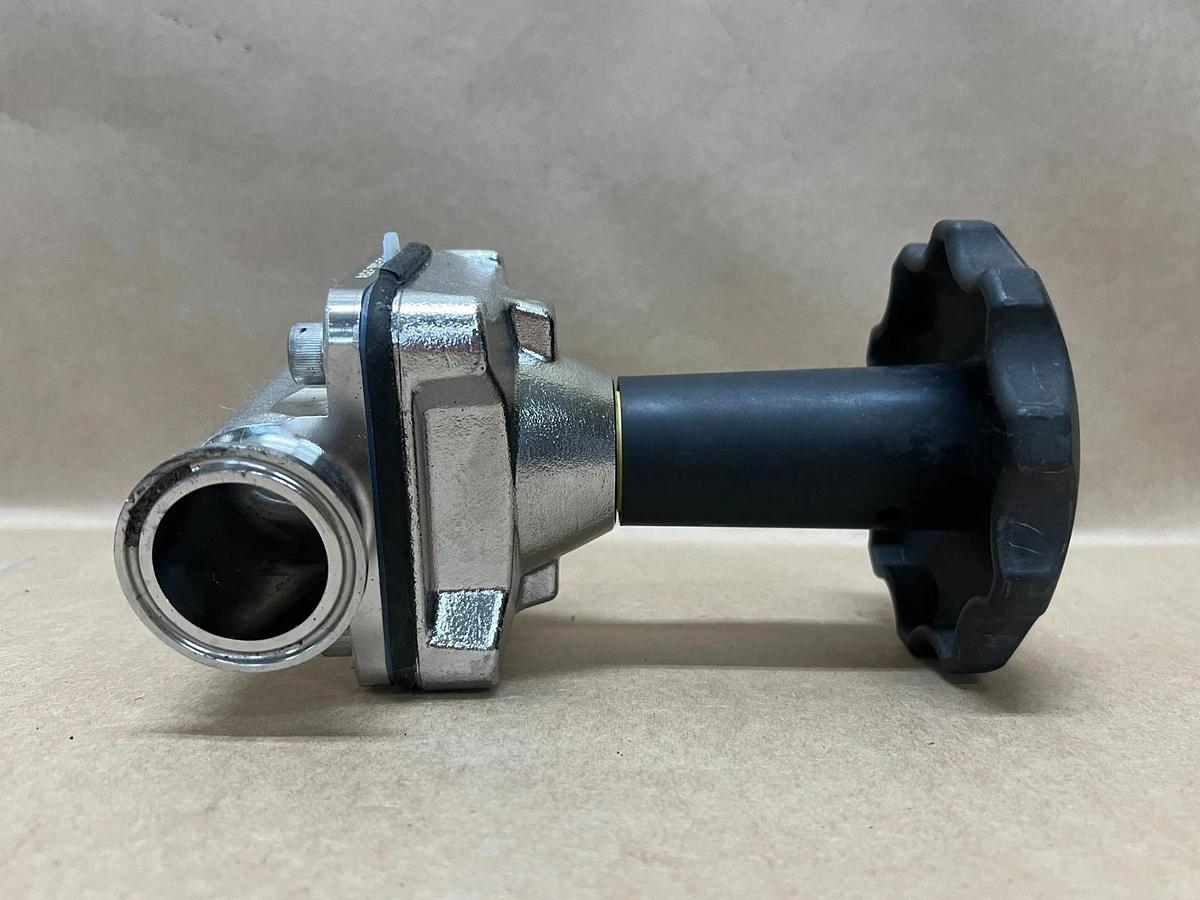Used Topline 17574 (DN40) 1-1/2", 316L, CWP 150 Sanitary Tri-Clamp Diaphragm Valve