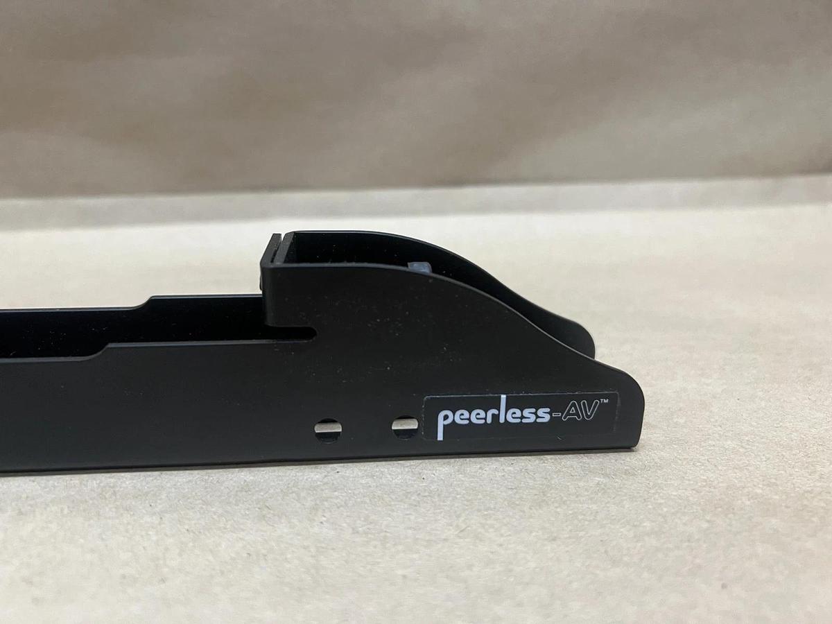 Used Peerless SF670P SmartMount Universal Flat Wall Mount *NEW*
