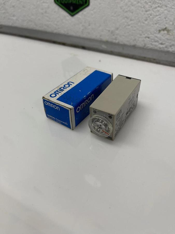 Used Omron H3Y-N-2, Timer, 50/60 Hz, AC200-230